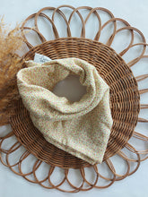 Laden Sie das Bild in den Galerie-Viewer, Halstuch l Musselin l Blümchen