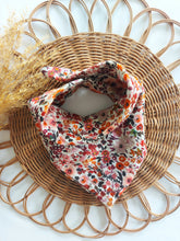 Laden Sie das Bild in den Galerie-Viewer, Halstuch l Musselin l Flowers