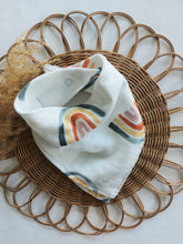 Laden Sie das Bild in den Galerie-Viewer, Halstuch l Musselin l Regenbogen