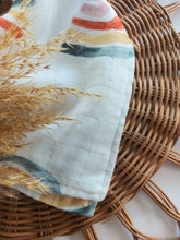 Laden Sie das Bild in den Galerie-Viewer, Halstuch l Musselin l Regenbogen