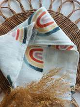 Laden Sie das Bild in den Galerie-Viewer, Halstuch l Musselin l Regenbogen