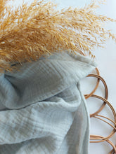 Laden Sie das Bild in den Galerie-Viewer, Halstuch l Musselin l light blue melange