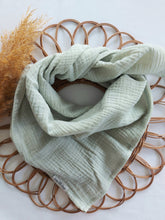 Laden Sie das Bild in den Galerie-Viewer, Halstuch l Musselin l old green