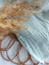 Laden Sie das Bild in den Galerie-Viewer, Halstuch l Musselin l old green