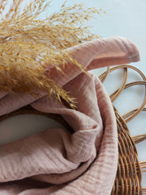 Laden Sie das Bild in den Galerie-Viewer, Halstuch l Musselin l helles Rosa