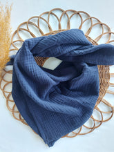 Laden Sie das Bild in den Galerie-Viewer, Halstuch l Musselin l dunkelblau