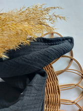 Laden Sie das Bild in den Galerie-Viewer, Halstuch l Musselin l schwarz