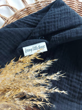 Laden Sie das Bild in den Galerie-Viewer, Halstuch l Musselin l schwarz