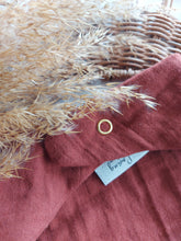 Laden Sie das Bild in den Galerie-Viewer, Halstuch I Musselin I smoky rost