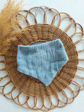 Laden Sie das Bild in den Galerie-Viewer, Halstuch I Musselin I Hellblau