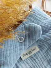 Laden Sie das Bild in den Galerie-Viewer, Halstuch I Musselin I Hellblau