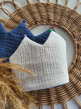 Laden Sie das Bild in den Galerie-Viewer, Geburtstagskrone l Jeansblau-Cream
