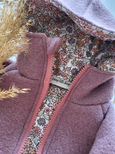 Laden Sie das Bild in den Galerie-Viewer, Wollwalk l Jacke l Größe 62/68 l antique rose
