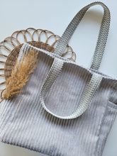 Laden Sie das Bild in den Galerie-Viewer, Shopping Bag | Cord Hellgrau
