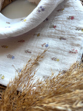 Laden Sie das Bild in den Galerie-Viewer, Halstuch l Musselin l Natur Flowers
