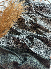 Laden Sie das Bild in den Galerie-Viewer, Haarband l Stirnband l Leo
